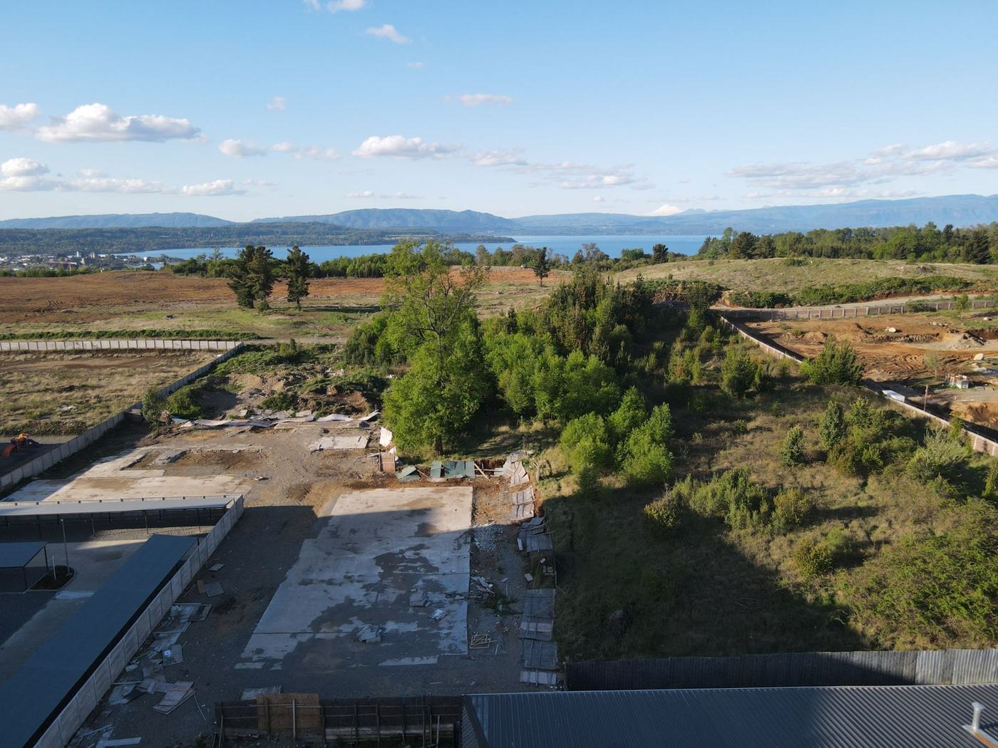 Vista desde el terreno hacia el lago Villarrica